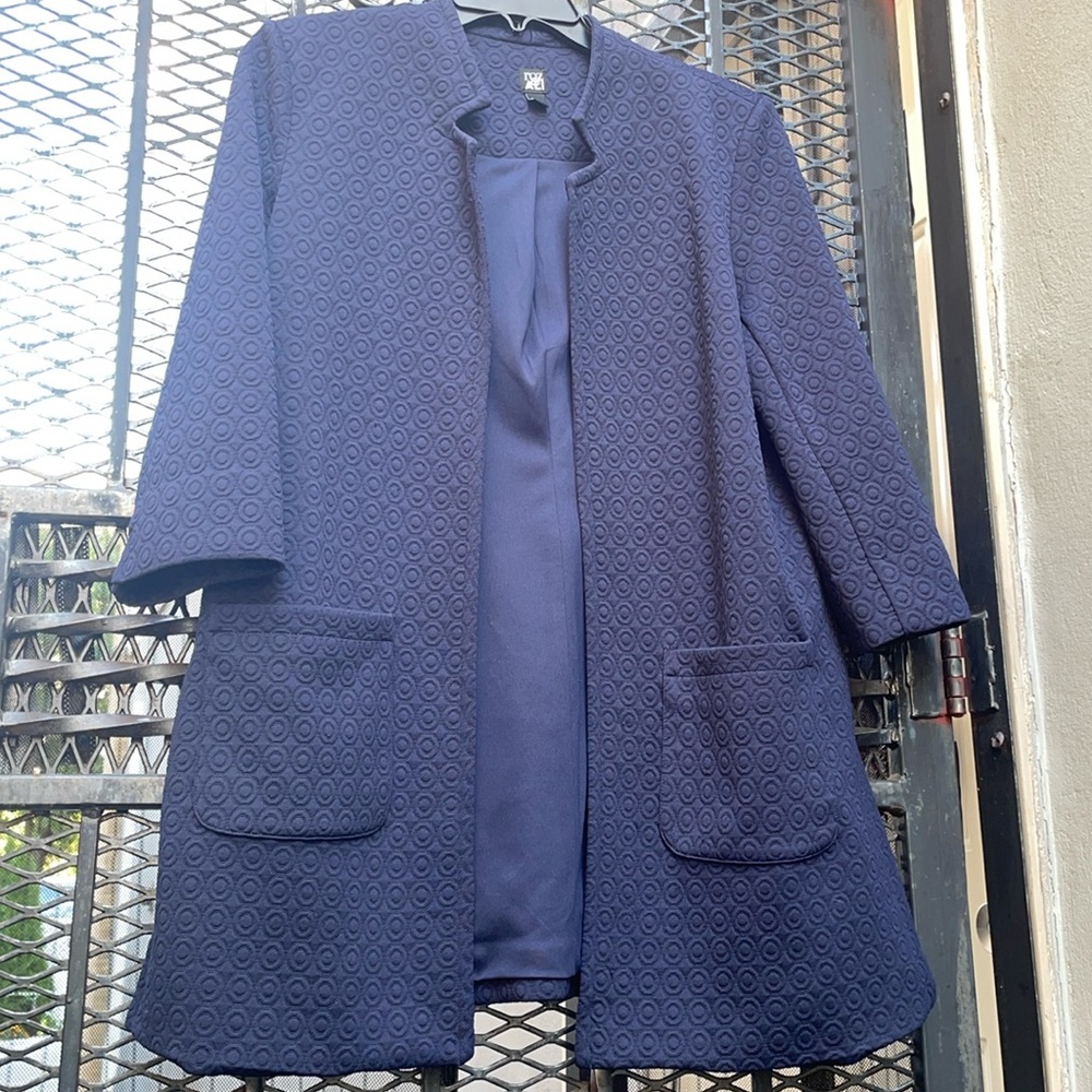 Comfortable Navy Blue Blazer size large.